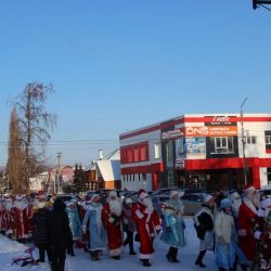 Приняли участие в Параде Дедов Морозов в Чишмах 🎄❄☁☃☃☃